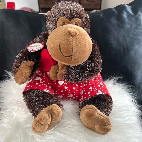 Hallmark Valentines Plush Gorilla “Boom Boom” He’s holding a ♥️~Lights/Sounds! - Picture 1 of 9